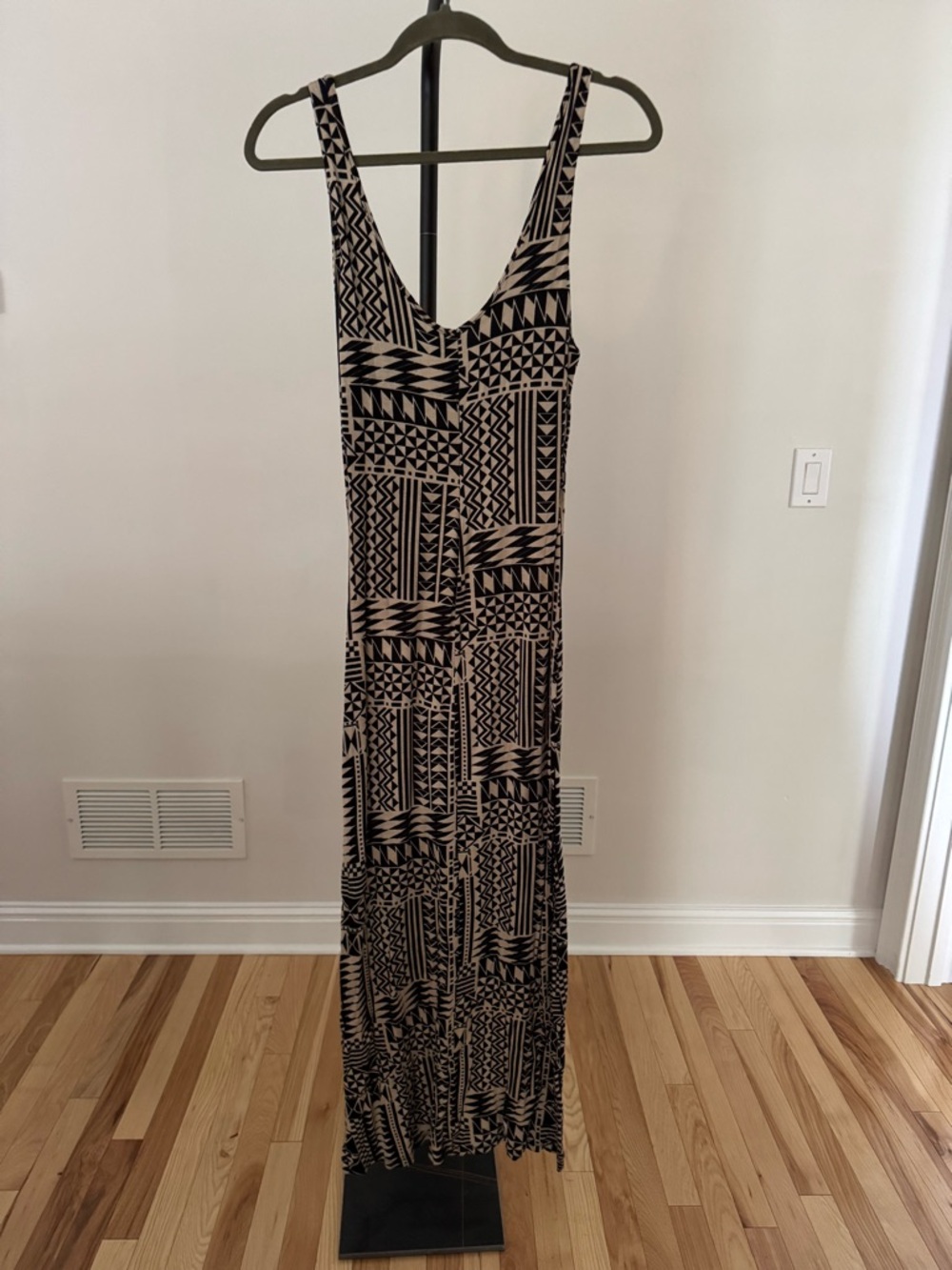 UO | Sleeveless Black and Cream Geometric Maxi Dress